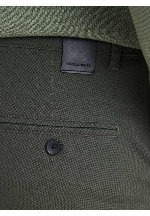 PAKO LORENTE – Męskie spodnie w kolorze zielonym P24SF-WX-001-Z-S - Pako Lorente. Kolor: zielony. Materiał: bawełna, elastan
