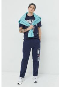 Tommy Jeans bluza bawełniana męska kolor zielony z aplikacją. Kolor: zielony. Materiał: bawełna. Wzór: aplikacja #5