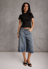 Renee - Czarna Dopasowana Bluzka z Koronki z Krótkim Rękawem Britune. Okazja: na co dzień, na randkę. Kolor: czarny. Materiał: koronka. Długość rękawa: krótki rękaw. Długość: krótkie. Wzór: koronka. Styl: casual, elegancki #8