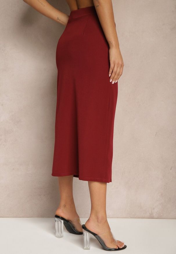 Renee - Bordowa Spódnica Ołówkowa z Wiskozą High Waist z Rozcięciem Semivinia. Okazja: na co dzień. Stan: podwyższony. Kolor: czerwony. Materiał: wiskoza. Styl: elegancki, wizytowy, casual