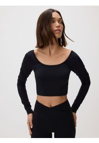 Reserved - Top - czarny. Kolor: czarny. Materiał: dzianina. Wzór: gładki