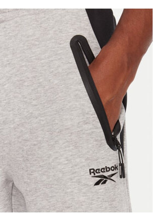 Reebok Spodnie dresowe RK25145CCM Szary Regular Fit. Kolor: szary. Materiał: bawełna
