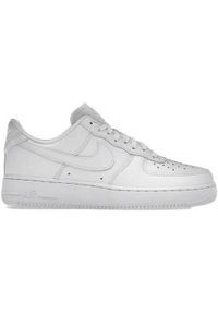 Buty do chodzenia męskie Nike Air Force 1 '07 Fresh. Zapięcie: sznurówki. Kolor: biały. Materiał: guma, skóra, tkanina, materiał, syntetyk. Szerokość cholewki: normalna. Model: Nike Air Force. Sport: turystyka piesza