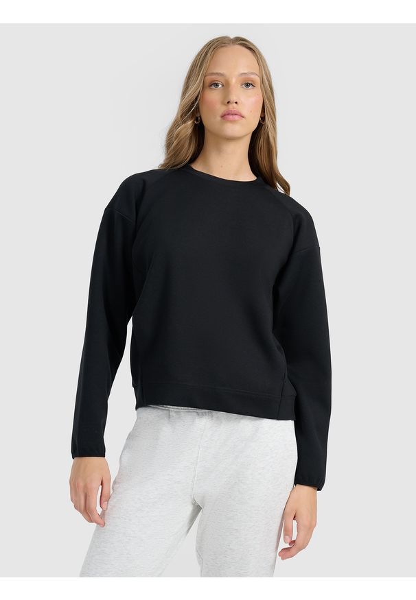 4f - 4F Bluza dresowa nierozpinana bez kaptura damska - czarna XXL. Okazja: na co dzień. Typ kołnierza: bez kaptura. Kolor: czarny. Materiał: dresówka. Wzór: gładki. Styl: casual