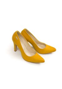 Zapato - nubukowe szpilki - skóra naturalna - model 035 - kolor żółty (39). Okazja: do domu. Kolor: żółty. Materiał: skóra, nubuk. Wzór: nadruk. Sezon: lato. Obcas: na szpilce. Styl: klasyczny, wizytowy, elegancki. Wysokość obcasa: średni #4