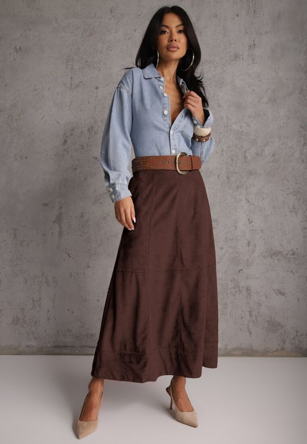 Renee - Brązowa Gładka Spódnica z Imitacji Zamszu o Rozkloszowanym Kroju Nettia. Kolor: brązowy. Materiał: zamsz. Wzór: gładki