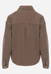 Renee - Brązowa Koszulowa Kurtka z Jeansu z Bawełny z Naszytymi Kieszeniami Giorriane. Okazja: na co dzień. Kolor: brązowy. Materiał: jeans, bawełna. Wzór: aplikacja. Styl: casual #3