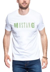 Mustang - MUSTANG T SHIRT LOGO TEE GENERAL WHITE 1008223 2045. Wzór: nadruk #3