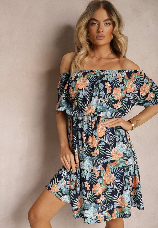Renee - Granatowa Sukienka z Bawełny w Kwiatowy Print Dimizama. Okazja: na co dzień. Kolor: niebieski. Materiał: bawełna. Długość rękawa: krótki rękaw. Wzór: kwiaty, nadruk. Sezon: lato. Typ sukienki: proste. Styl: elegancki, casual
