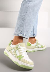 Born2be - Zielono-Białe Sneakersy z Jeansowymi Wstawkami Asailla. Kolor: zielony. Materiał: jeans. Wzór: aplikacja #4