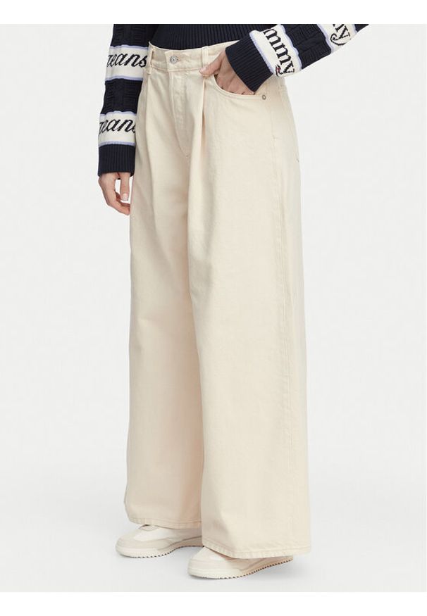 Tommy Jeans Jeansy DW0DW22409 Kremowy Loose Fit. Kolor: kremowy