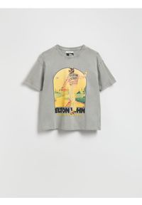 Reserved - T-shirt z nadrukiem Elton John - jasnoszary. Kolor: szary. Materiał: bawełna. Wzór: nadruk