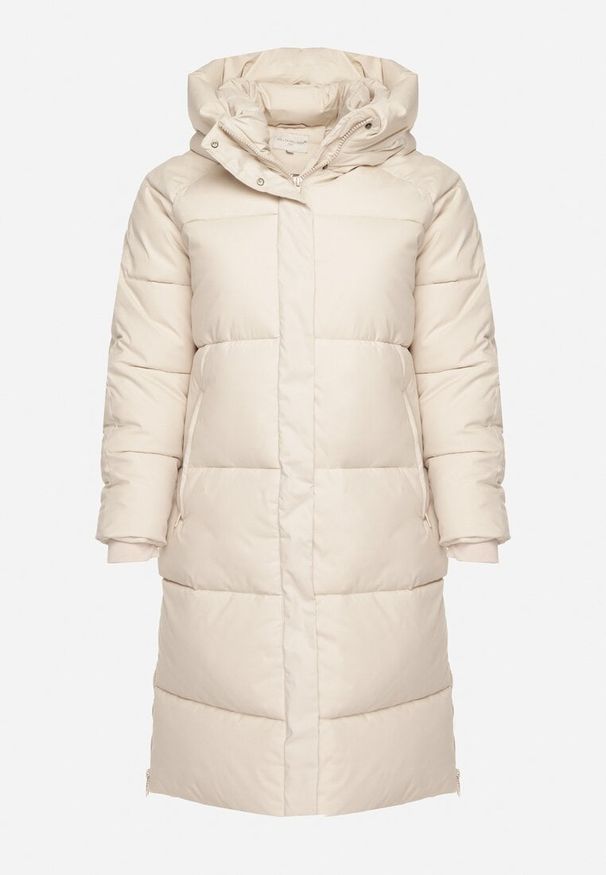 Born2be - Jasnobeżowa Pikowana Kurtka Zimowa z Kapturem i Bocznymi Suwakami Falossea. Okazja: na co dzień. Typ kołnierza: kaptur. Kolekcja: plus size. Kolor: beżowy. Materiał: jeans, poliester, dzianina. Sezon: zima. Styl: klasyczny, casual