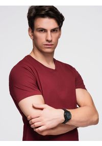 Ombre Clothing - Bawełniana klasyczna męska koszulka z dekoltem w serek BASIC – bordowa V10 - Rozmiar: L. Typ kołnierza: dekolt w serek. Kolor: czerwony. Materiał: bawełna. Styl: klasyczny
