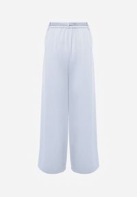 Born2be - Niebieskie Szerokie Spodnie z Wysokim Stanem z Domieszką Bawełny i Geometryczną Klamrą Syliteia. Okazja: na co dzień. Stan: podwyższony. Kolor: niebieski. Materiał: bawełna. Wzór: geometria. Styl: casual #6