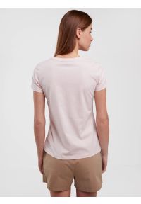 Big-Star - Koszulka damska z nadrukiem na piersi z kolekcji Authentic różowa Rissmelna 600. Kolor: różowy. Materiał: dzianina, jeans. Wzór: nadruk. Styl: klasyczny, retro #2