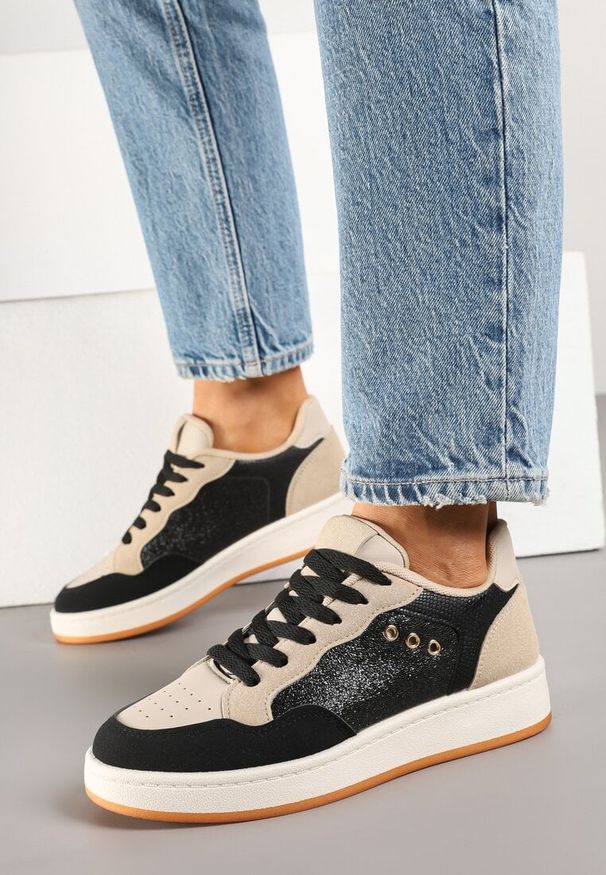 Born2be - Czarno-Beżowe Sneakersy z Ozdobnymi Przeszyciami w Streetwearowym Stylu Neoniela. Okazja: na co dzień. Kolor: czarny. Materiał: jeans. Szerokość cholewki: normalna. Wzór: aplikacja. Obcas: na obcasie. Wysokość obcasa: niski
