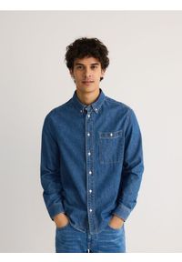 Reserved - Jeansowa koszula regular fit - niebieski. Kolor: niebieski. Materiał: jeans