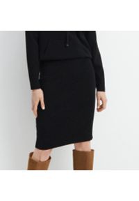 Mohito - Dzianinowa spódnica - Czarny. Kolor: czarny. Materiał: dzianina #1