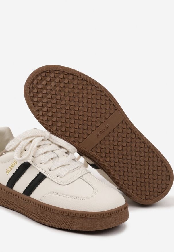 Renee - Beżowo-Czarne Sneakersy Sportowe z Ozdobnymi Paskami i Przeszyciami Wenilan. Zapięcie: pasek. Kolor: beżowy. Materiał: jeans. Wzór: paski
