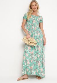 Born2be - Zielona Rozkloszowana Sukienka w Kwiaty z Marszczonym Dekoltem Disteria. Okazja: na co dzień. Kolor: zielony. Materiał: jeans. Wzór: kwiaty. Sezon: lato, wiosna. Styl: elegancki, casual, vintage #1