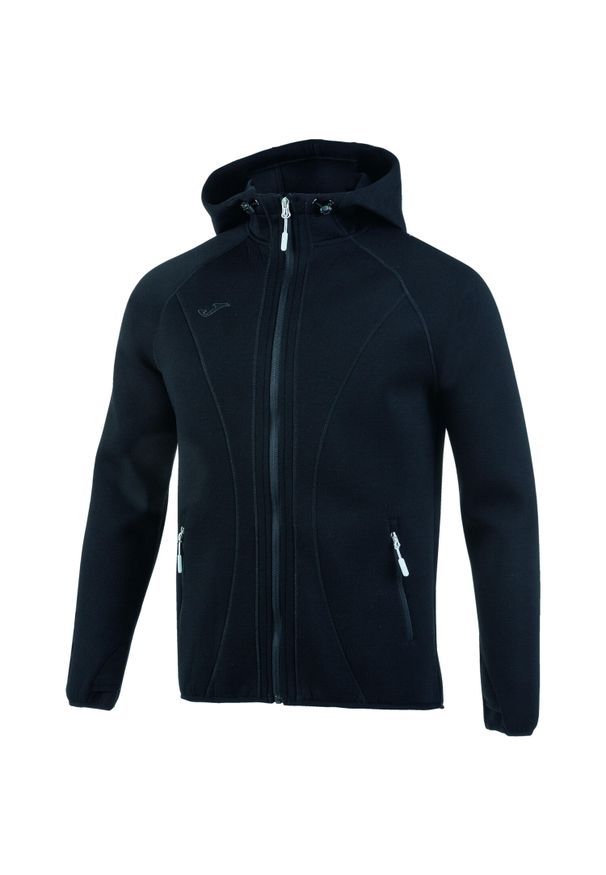 Kurtka Joma Basilea. Kolor: czarny. Materiał: softshell. Wzór: haft. Sport: turystyka piesza