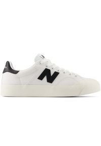 Buty unisex New Balance BB100CVA – białe. Okazja: na co dzień. Kolor: biały. Materiał: materiał, syntetyk, guma. Szerokość cholewki: normalna. Obcas: na platformie