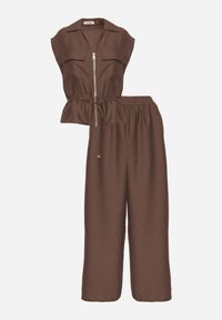 Born2be - Brązowy Wiskozowy Komplet w Stylu Safari Spodnie i Bluzka na Suwak z Wiązaniem Iphisei. Kolor: zielony. Materiał: wiskoza #3