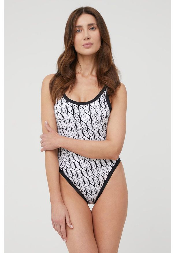 Calvin Klein strój kąpielowy kolor biały lekko usztywniona miseczka. Kolor: biały. Materiał: materiał, poliamid