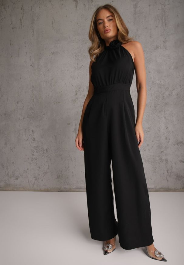 Renee - Czarny Elegancki Kombinezon z Górą Halter Ozdobioną Różą 3D Dephousa. Kolor: czarny. Wzór: aplikacja. Styl: elegancki