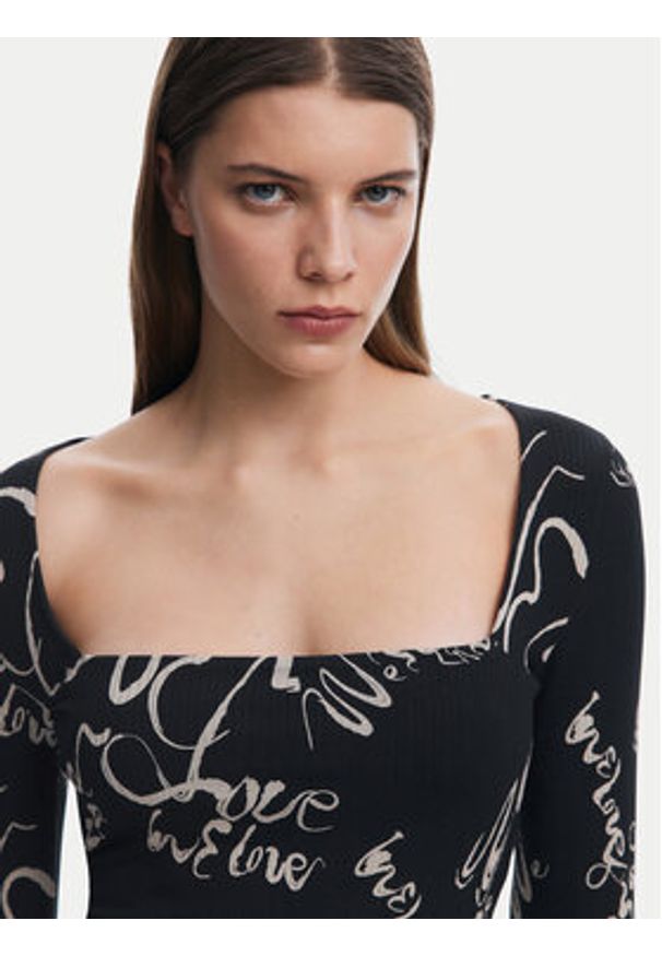 Desigual Sukienka codzienna 25SWVK05 Czarny Slim Fit. Okazja: na co dzień. Kolor: czarny. Materiał: syntetyk. Typ sukienki: proste. Styl: casual