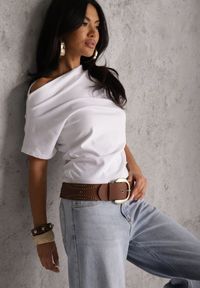 Renee - Biały T-shirt z Bawełny z Dekoltem Łódką i Drapowaniem w Pasie Savalira. Typ kołnierza: dekolt w łódkę. Kolor: biały. Materiał: bawełna. Styl: klasyczny #5