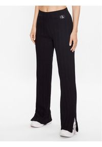 Calvin Klein Jeans Spodnie materiałowe J20J221597 Czarny Regular Fit. Kolor: czarny. Materiał: bawełna, materiał