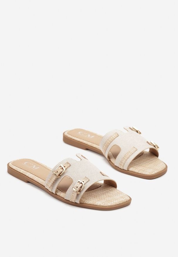 Born2be - Beżowe Klapki z Geometryczną Cholewką i Ozdobnymi Klamrami Norritis. Okazja: na co dzień. Kolor: beżowy. Materiał: jeans. Wzór: geometria. Sezon: lato. Styl: elegancki, casual