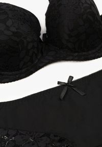 Born2be - Czarny Klasyczny Komplet Biustonosz i Majtki Figi z Koronką Ezilene. Kolor: czarny. Materiał: koronka. Wzór: koronka #3