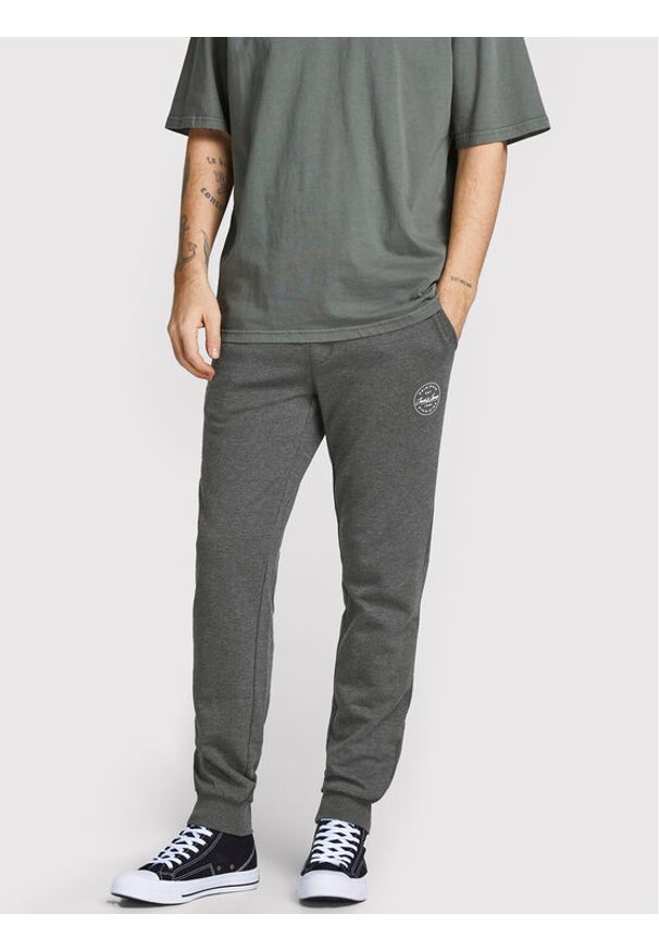 Jack & Jones Spodnie dresowe Gordon 12165322 Szary Regular Fit. Kolor: szary. Materiał: bawełna, syntetyk