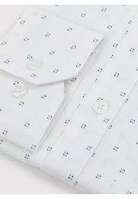 PAKO LORENTE – Biała koszula z długimi rękawami w mikrowzór P24SF-1X-023-B-S -Pako Lorente. Okazja: na co dzień. Kolor: biały. Materiał: jeans, elastan. Długość rękawa: długi rękaw. Długość: długie. Styl: casual #8