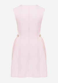 Renee - Różowa Rozkloszowana Sukienka Bez Rękawów z Odpinanymi Aplikacjami w Pasie Maridina. Okazja: na imprezę. Kolor: różowy. Długość rękawa: bez rękawów. Wzór: aplikacja. Styl: elegancki #2