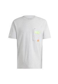 Adidas - Koszulka Remoji Pocket Graphic. Kolor: szary. Sport: fitness