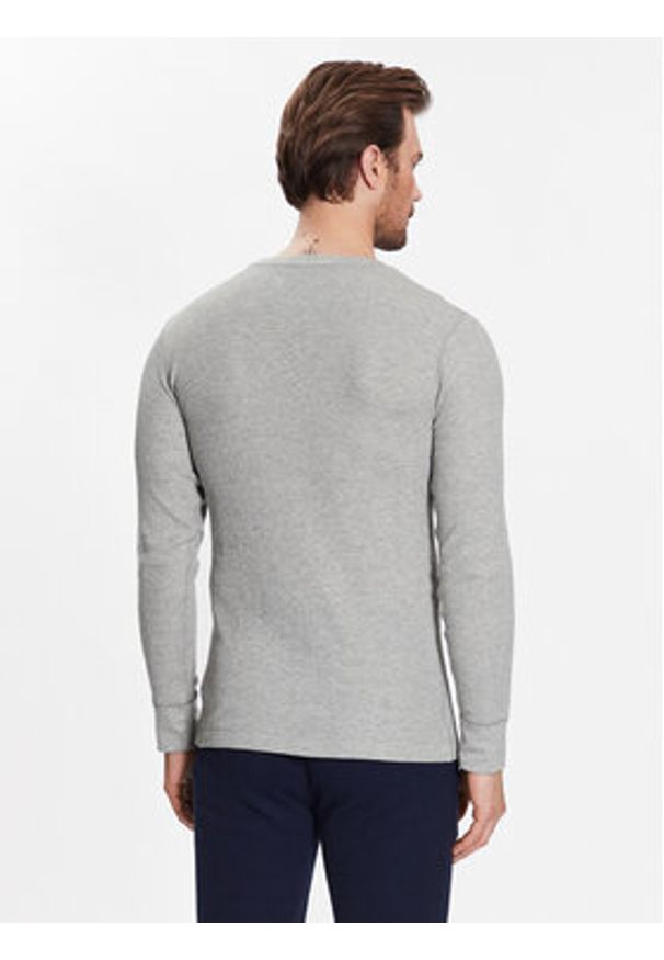 Polo Ralph Lauren Longsleeve 714899615003 Szary Regular Fit. Typ kołnierza: polo. Kolor: szary. Materiał: syntetyk, bawełna. Długość rękawa: długi rękaw