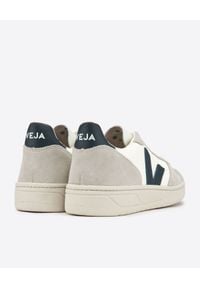 Veja - VEJA - Sneakersy V-10 B-Mesh Nautico. Kolor: biały. Materiał: mesh. Szerokość cholewki: normalna. Wzór: aplikacja #4