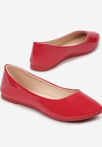 Born2be - Czerwone Balerinki Phalymes. Nosek buta: okrągły. Kolor: czerwony. Materiał: lakier. Szerokość cholewki: normalna. Wzór: kwiaty, gładki. Styl: klasyczny, elegancki #4