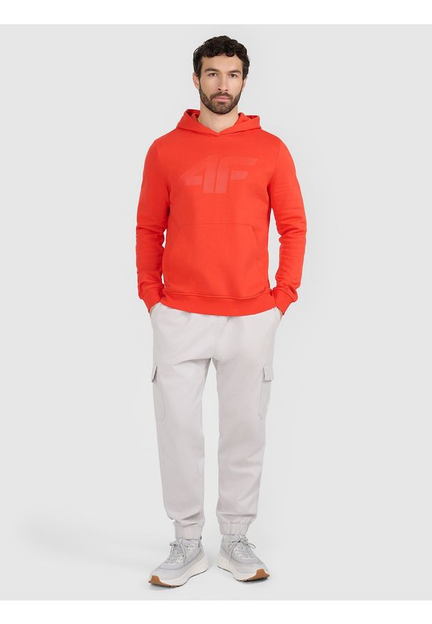 4f - 4F Bluza dresowa nierozpinana z kapturem męska - czerwona XXL. Okazja: na co dzień. Typ kołnierza: kaptur. Kolor: czerwony. Materiał: dresówka. Wzór: ze splotem, nadruk, gładki. Styl: casual, sportowy