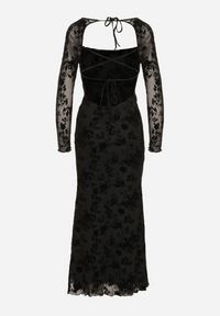 Born2be - Czarna Dopasowana Sukienka VICES z Odkrytymi Plecami Ozdobiona Tiulową Koronką Ravita. Okazja: na randkę. Typ kołnierza: dekolt kwadratowy. Kolor: czarny. Materiał: tiul, koronka. Wzór: koronka, aplikacja. Typ sukienki: dopasowane. Styl: elegancki #6