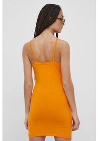 adidas Originals sukienka Adicolor HC2046 kolor pomarańczowy mini dopasowana HC2046-BORANG. Kolor: pomarańczowy. Materiał: bawełna. Długość rękawa: na ramiączkach. Wzór: nadruk. Typ sukienki: dopasowane. Długość: mini #3