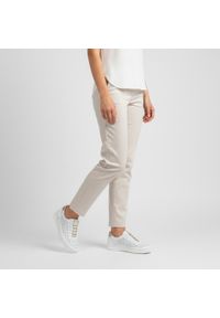 Sneakersy damskie S.Barski, cholewka skóra naturalna perforowana wiązanie klasyczne niski fason zaokrąglony nosek, białe, GR61-5992. Kolor: biały. Materiał: skóra. Szerokość cholewki: normalna. Styl: klasyczny #8