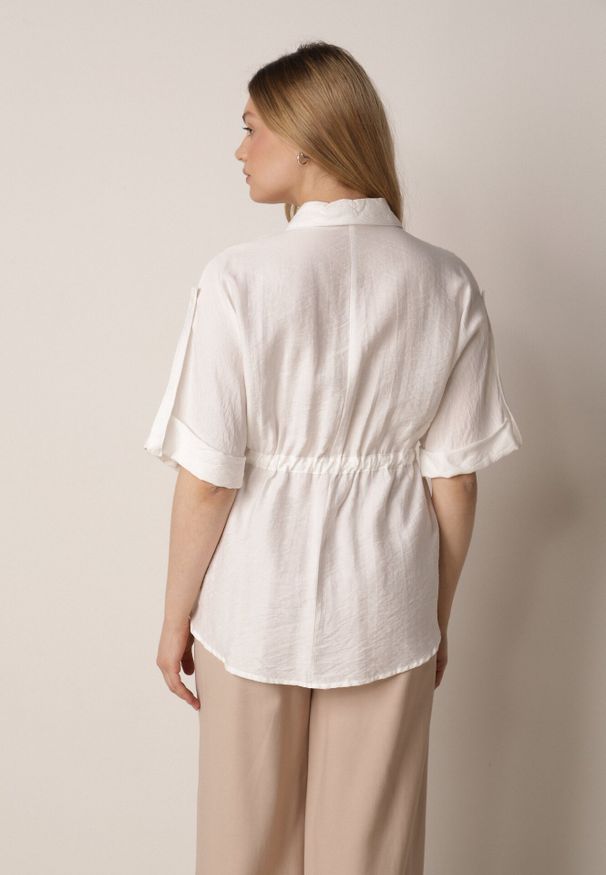 Born2be - Biała Nietoperzowa Koszula Safari z Bawełną z Wiązaniem w Talii Tierona. Okazja: do pracy, na co dzień, na spotkanie biznesowe. Kolor: biały. Materiał: bawełna. Długość: długie. Styl: biznesowy, casual