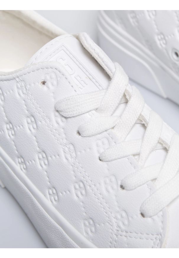 Big-Star - Sneakersy damskie z monogramem białe RR274334 101. Okazja: na co dzień. Kolor: biały. Materiał: materiał