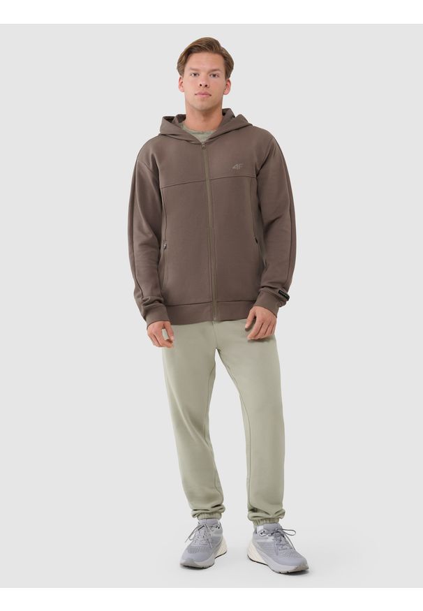 4f - 4F Bluza dresowa rozpinana z kapturem męska - brązowa S. Okazja: na co dzień. Typ kołnierza: kaptur. Kolor: brązowy. Materiał: dresówka. Wzór: gładki, ze splotem. Styl: sportowy, casual