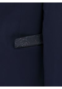 Taliowany Garnitur Męski - Victorio - Granatowy. Kolor: niebieski. Materiał: poliester, wiskoza, elastan. Wzór: gładki #5